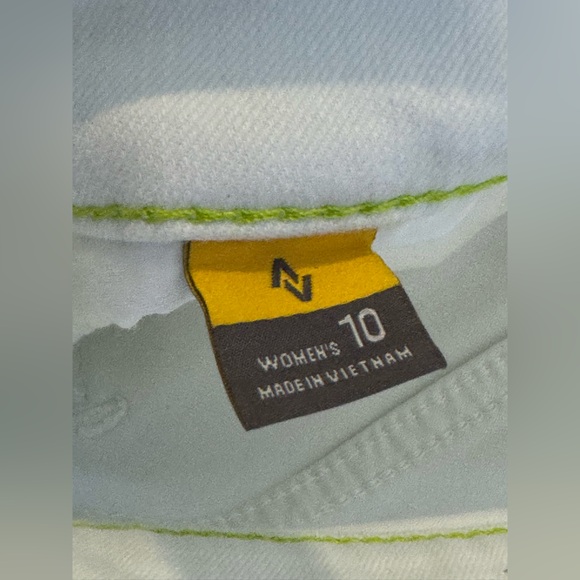 Eddie Bauer Women's Stretchy White Ankle Jeans 10 - Picture 8 of 8